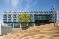 「東京建物 Brillia HALL 箕面」（正式名は箕面市立文化芸能劇場）の外観（東京建物HPより引用）