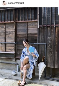 澄田綾乃 デジタル写真集「アイスキャンディーが溶けるまで」（ワニブックス）オフショット　本人のインスタグラム（@nonnon112620）より＝2025年12月4日投稿
