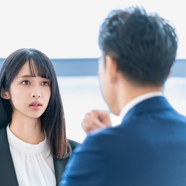 本社勤務のはずが店舗勤務に変更？　※画像はイメージです（ponta1414/photoAC）