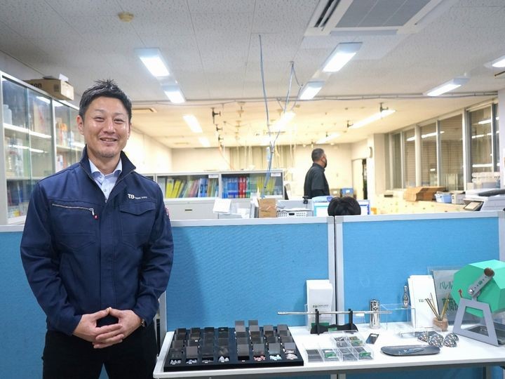 名刺デザイン、ツギノジダイ