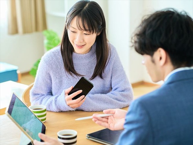 相続は金銭が絡むため、トラブルが起こる可能性があります。相談内容に応じて弁護士、司法書士、税理士などの専門家を選びましょう（c）Getty Images