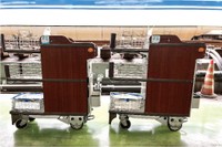 車内販売用ワゴン（写真はイメージ、JR東海リテイリング・プラスのサイトから）