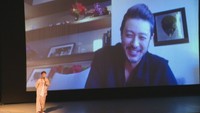 オダギリジョーさん「やっと津山に恩返しが」出身地・津山での映画祭で同級生の河本準一さんとトークショー