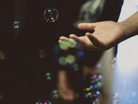 もう被害者の顔をするのは疲れた。ドロップアウトを乗り越えた本作り