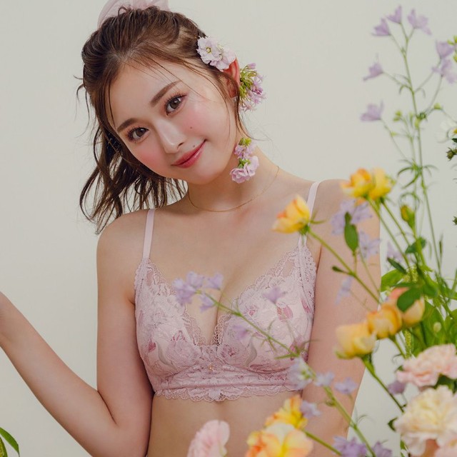 ゆうちゃみさんが登場した女性下着通販「PEACH JOHN」の最新ビジュアル