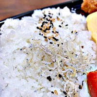 ちりめんじゃこに入っていた「ウオノエ」をひっくり返したショット（画像提供：こちさん）