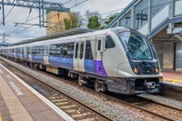 エリザベス・ラインを走る列車（russell102/stock.adobe.com）