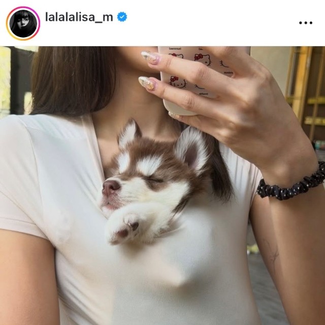 BLACKPINKリサのインスタグラム（＠lalalalisa_m）より