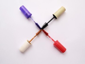 マスカラをつけたまつ毛が変だと思った。今は鏡の前で笑顔がこぼれる