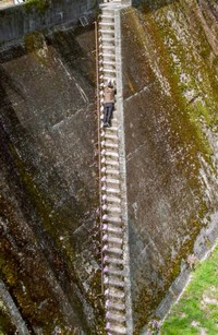 岐阜県下呂市金山町にある「最恐の階段」（画像提供：Takatan@廃墟FPV@FriendTKさん）