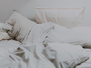 泥酔して、彼を拒絶できなかった。「誰とでも寝られる人」と決めつけられた