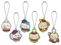 ココス限定、オリジナルラバーキーホルダー550円（税込605円）も販売。