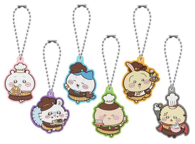 ココス限定、オリジナルラバーキーホルダー550円（税込605円）も販売。