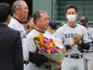 京都産業大学を20年指揮した勝村法彦監督が有終の美、北山主将ら白星で送り出す