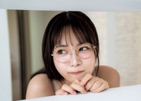 「週刊少年マガジン」（講談社）2025年10月1日発売号に登場した東雲うみ＝撮影／小池伸 一 郎、スタイリング／大橋みずな、ヘアメイク／佐藤ありさ、コーディネート／福澤卓弥、デザイン／松本麻実（GROSVENOR design）