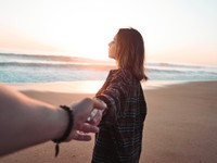 次の言葉を探す私に、彼女はキスをした。失いかけた自分、抜け出した夏