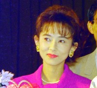 映画「新極道の妻たち　惚れたら地獄」の舞台あいさつに登場した斉藤慶子＝1994年撮影