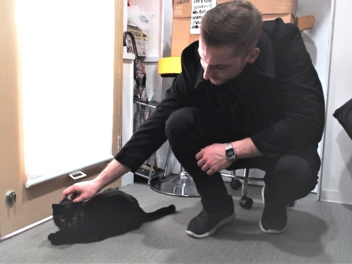 ドイツの実家にも2匹の猫がいるというファビアンさん