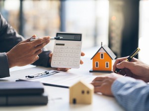 不動産売却にかかる費用一覧！ 仲介手数料や税金、測量費まで費用の相場解説