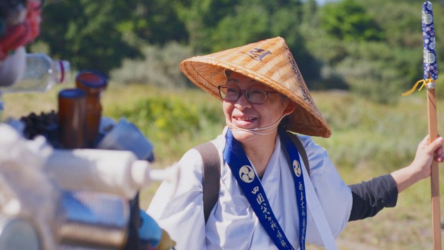 toi-toiドラマ『わたしって、なに？』で、徳島を巡るお遍路さんを演じた河合美智子さん　(C)NHK