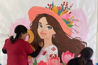 毎月ある児童養護施設のイベントで飾るポスターは毎回手作り＝ペルー南部タクナ、ゆきさん提供