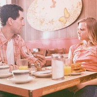 　映画「タクシードライバー」でのジョディ・フォスター（右）とロバート・デ・ニーロ