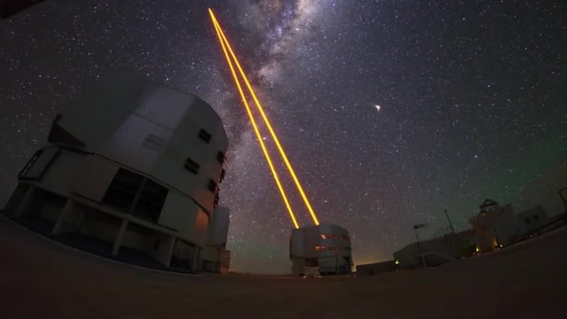 南米チリの上空で７つの惑星が一直線に並ぶ「惑星直列」が観測された（ロイター）