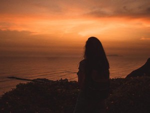 主婦、女、社会人。生理痛の度、私は数多の仮面を取り、少女に戻る