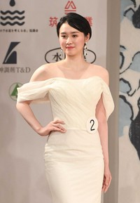 ミス日本グランプリを獲得し笑顔の吉岡恵麻さん＝2023年1月撮影