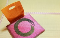 旅館にある座椅子、「穴」は一体何のため！？※画像はイメージです（Sukippara/stock.adobe.com）