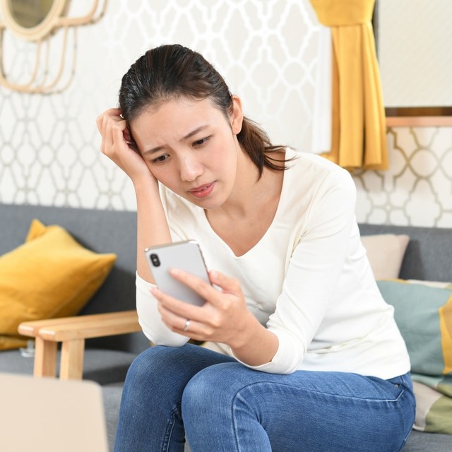 SNSでグチを言うのは危険？　※画像はイメージです（こうまる/photoAC）