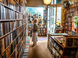 海外に行けなくても、「窓」を開ければ飛び込む先はたくさん