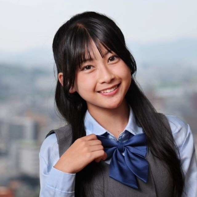 “日本一かわいい中一”に選ばれたのの花さん