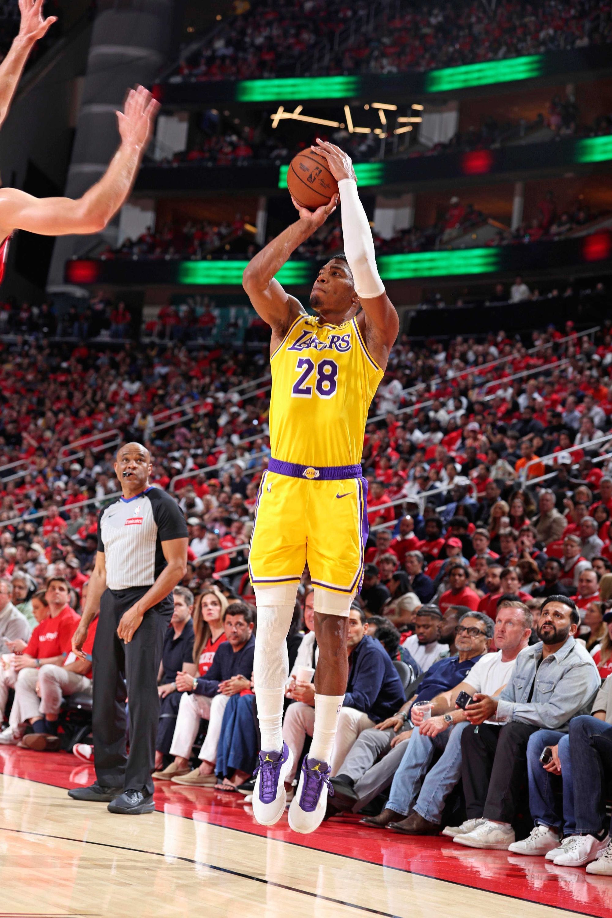 レーカーズの八村＝ヒューストン(NBAE・ゲッティ＝共同)