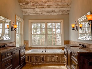 鏡に映った私の姿に、遠く離れた「母の虚像」を見て思うこと