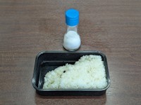 白米だけを詰めた弁当／のぎへっぺんさん（@nogiheaven）提供