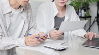 明細を開かなければ、いくら引かれたかは分からない　※画像はイメージです（mapo/stock.adobe.com）