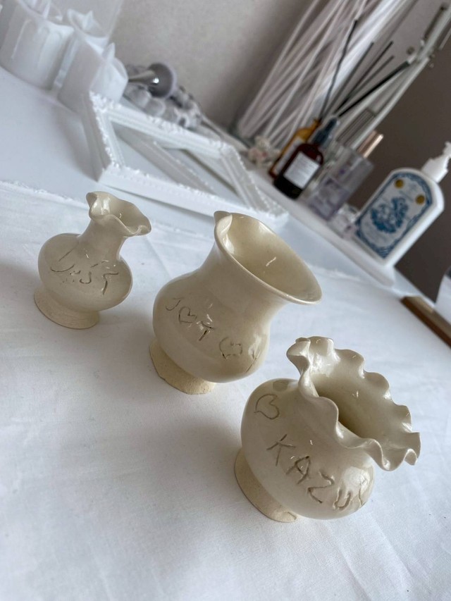 葉の上で眠る妖精 磁器 手作り 一点もの 著名な陶芸家アルヒポヴァの