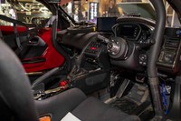 ロールケージが組まれたレース仕様の2号機。