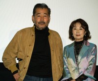 映画「愛の亡霊」（1978年）で共演した藤竜也（左）と公開30年後に映画館で語り合った吉行和子さん＝都内（2008年撮影）