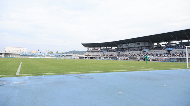 屋島レクザムフィールドで行われたFC大阪戦　6月7日　©KAMATAMARE SANUKI