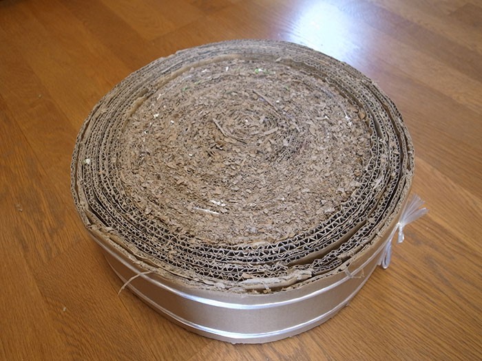 ママの力作、オリジナル爪とぎ