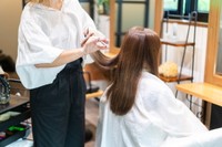 最も相談しにくい悩みとして「薄毛・抜け毛」　※画像はイメージです（maroke/stock.adobe.com）