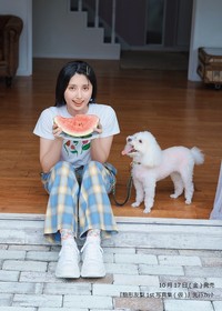 駒形友梨 1st写真集（タイトル未定、イマジカインフォス）より