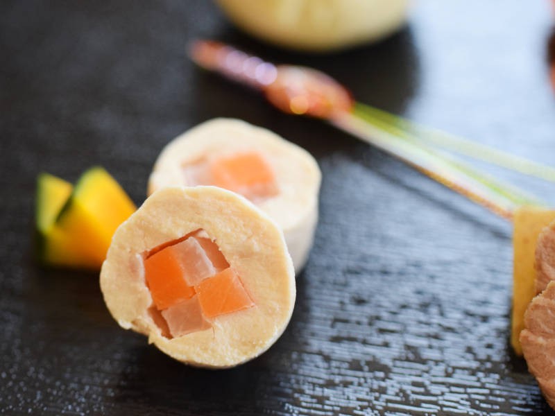 帝塚山ハウンドカム「腎臓に優しい低リンミニ膳」　豊後鶏の紅白ロール