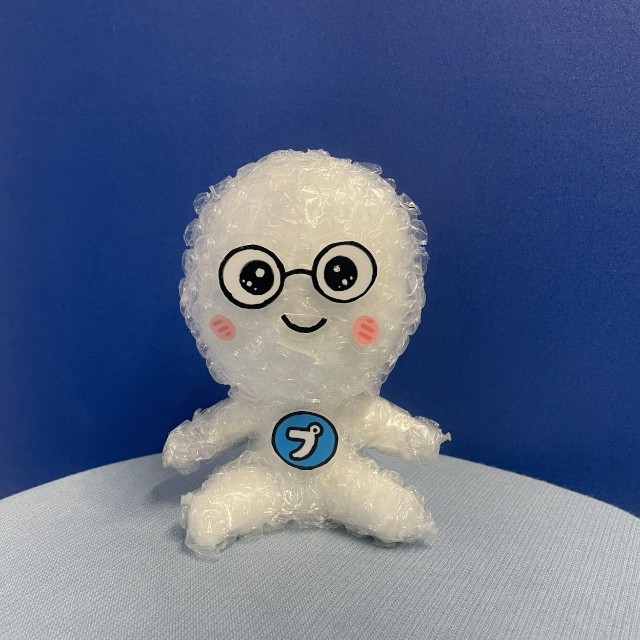 昨年9月から川上産業の非公式キャラクターに就任したプチプチくん（川上産業株式会社提供）