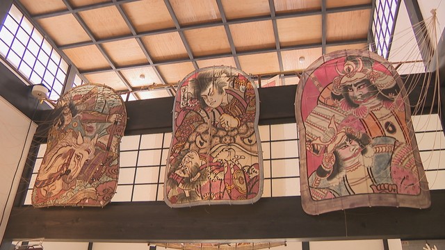 栗林公園で新春 和凧展　「午」の郷土玩具も展示　香川