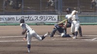 1回 尽誠・大塚がセンターへ走者一掃のタイムリーツーベース