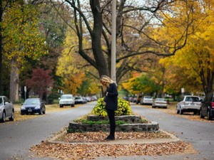 股関節の秘密を明かす妊婦の友人。妊娠を「神秘」で片づけてはいけない