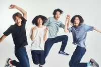 ファッションセンターしまむらと「モナキ」がコラボ（しまむら提供）